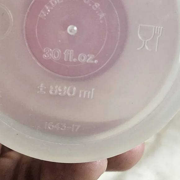 Tupperware - Picture 7 of 8